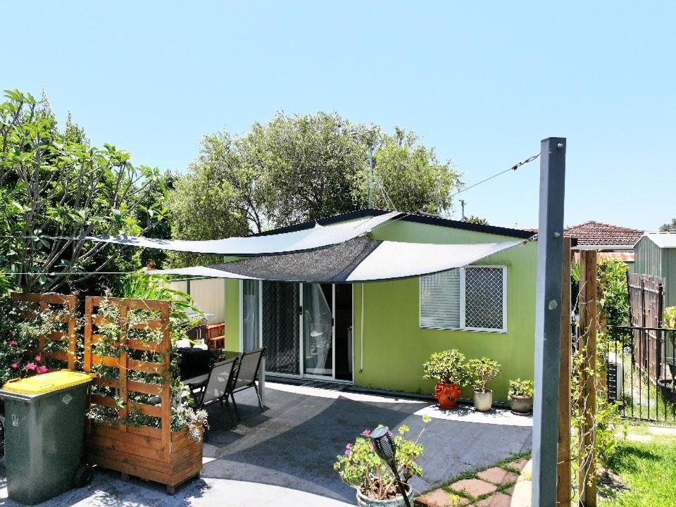 Zen Escape Guest House " Location 2" - Zen Garden Tiny Home, Nooky Studio Brisbane Exterior photo