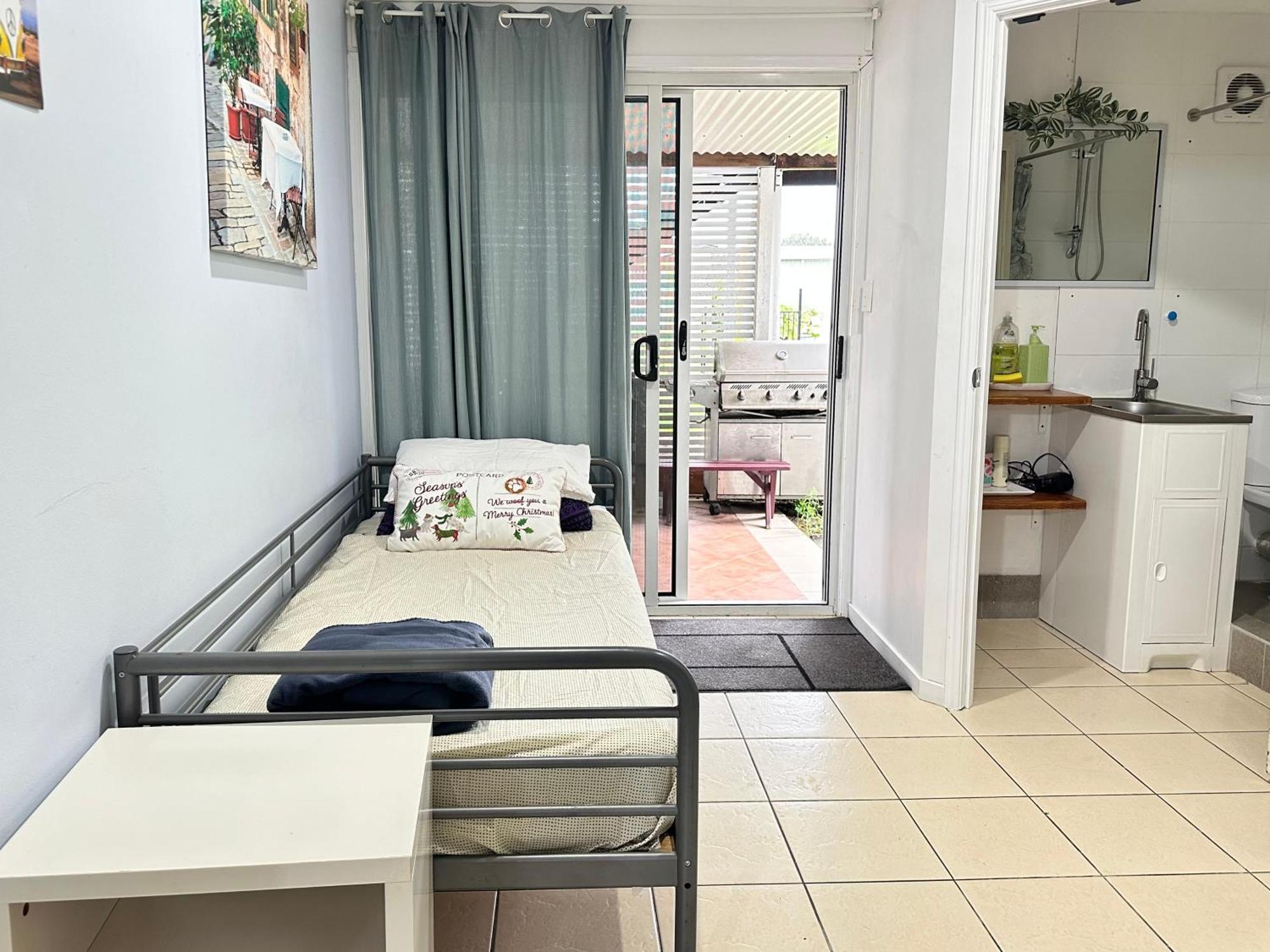 Zen Escape Guest House " Location 2" - Zen Garden Tiny Home, Nooky Studio Brisbane Exterior photo